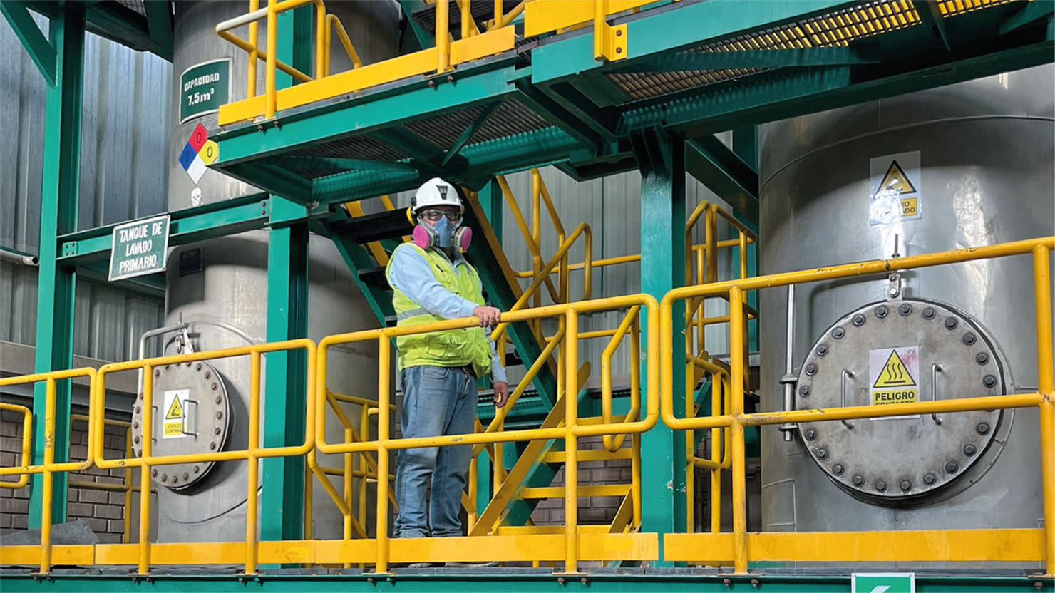 Planta de desorción y electrodeposición de noche